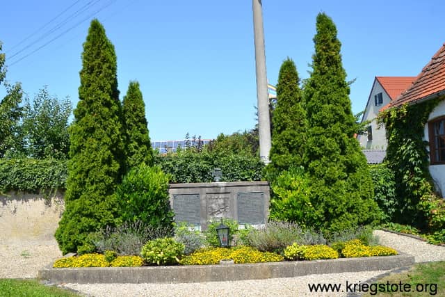 Kriegerdenkmal - Image 1