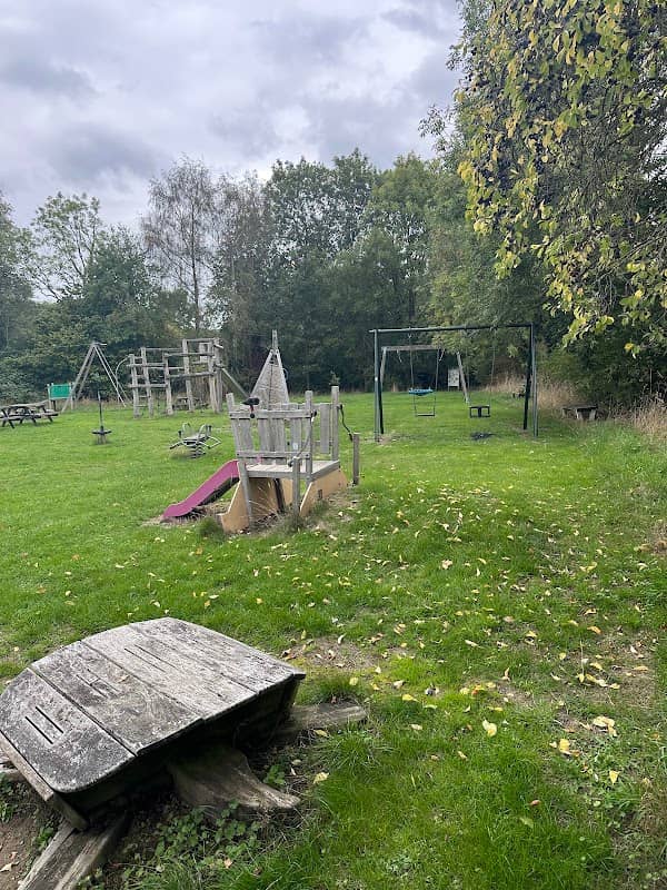Sulgrave Village Park - Image 1