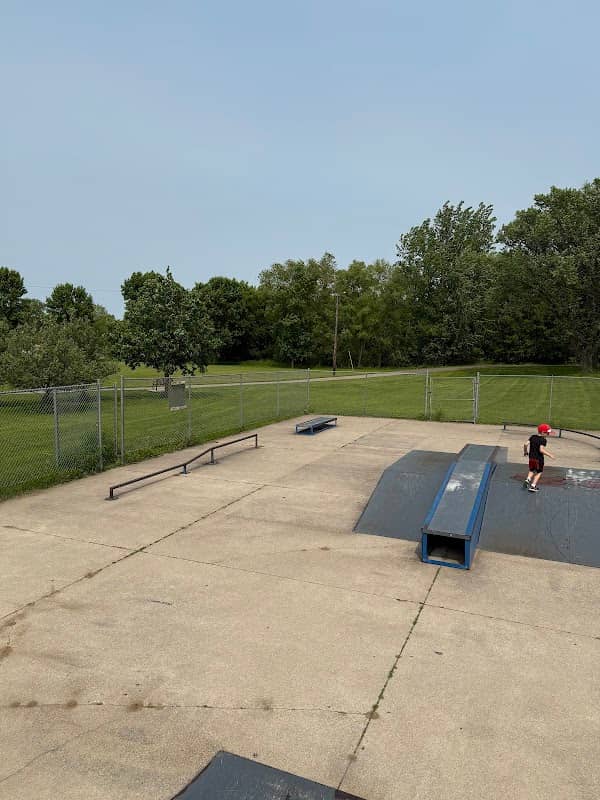 Lent Park - Image 1