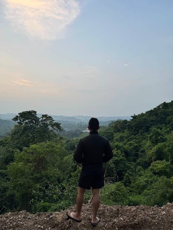 Lingcaso Overlooking - Image 1