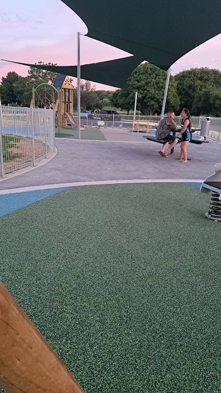 Riverside Park - Image 1