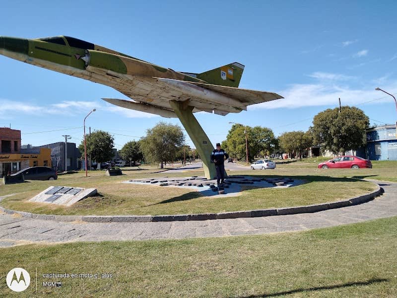 Rotonda el AVIÓN - Image 1