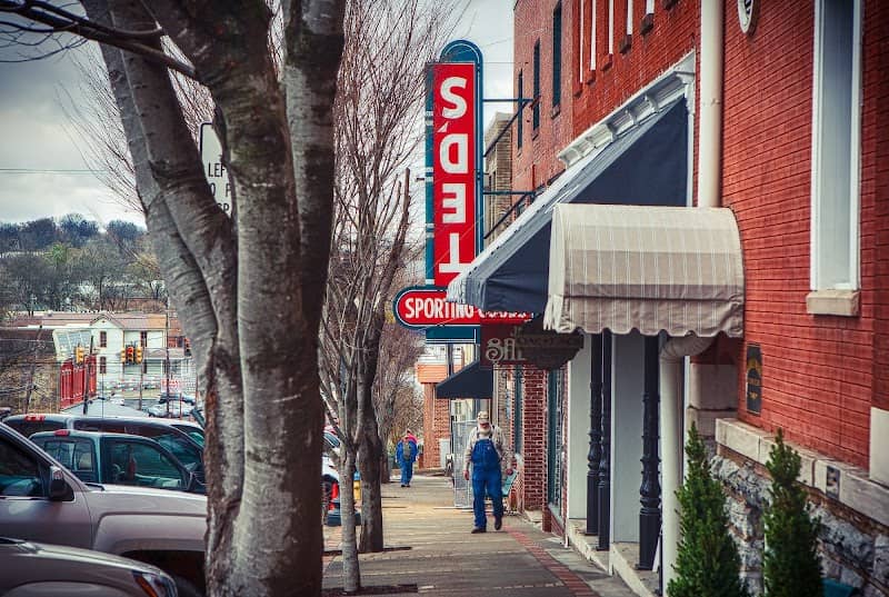 Historic Downtown Columbia Public Square - Image 1