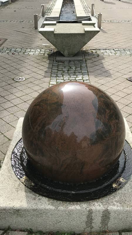 Wasserbrunnen Stadt - Image 2