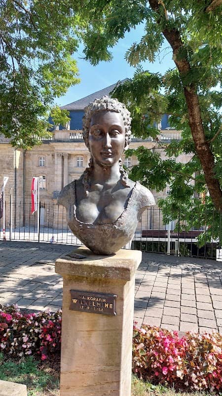 Skulptur der Wilhelmine von Brandenburg-Bayreuth - Image 3