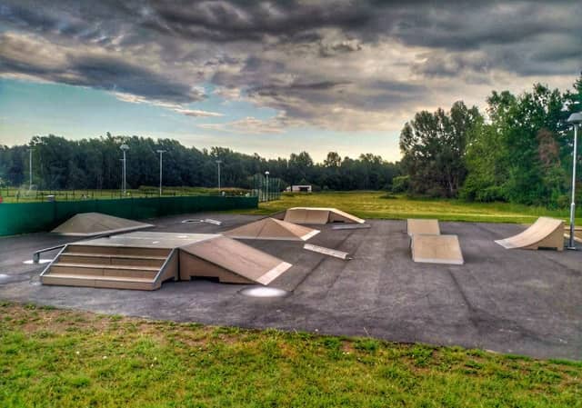 Castle Park Stenhamra - Image 1