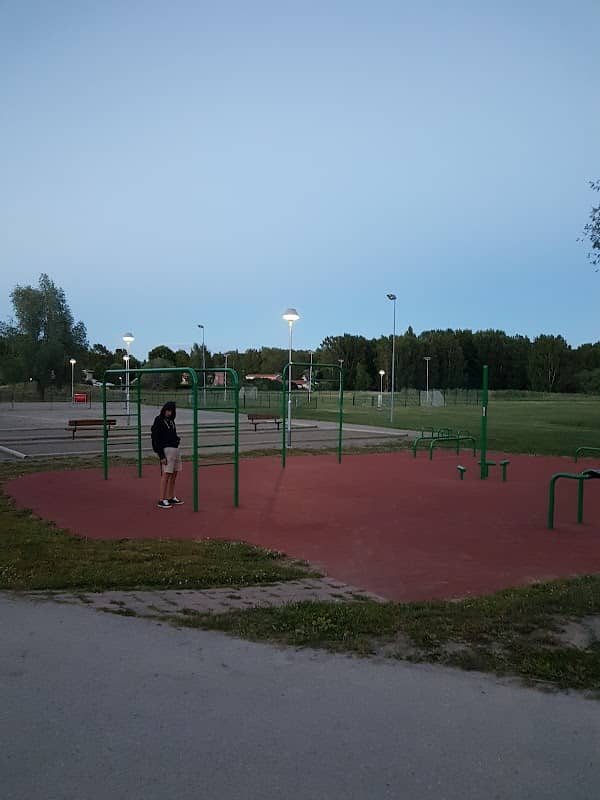 Castle Park Stenhamra - Image 2
