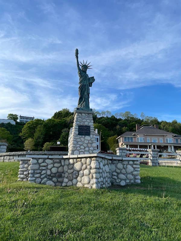 Lady Liberty on the Island - Image 1