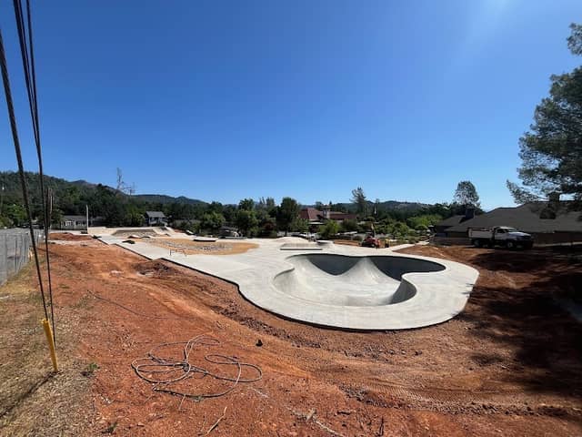 Drop-In Skate, Shasta Lake - Image 1