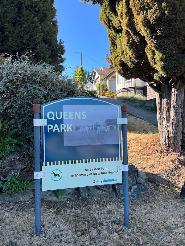 Queens Park - Image 1