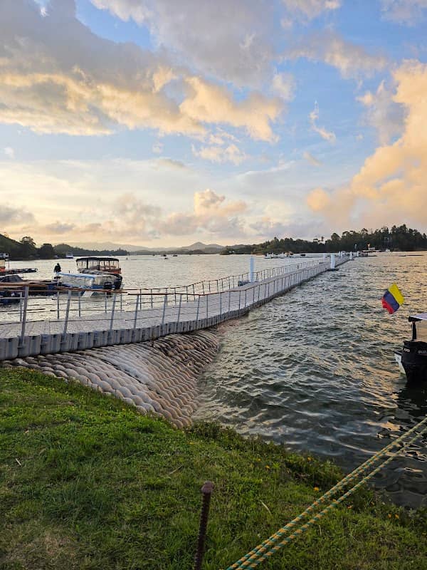 Malecón de Guatapé - Image 1