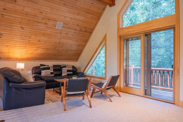 Watersong Chalet - Image 1