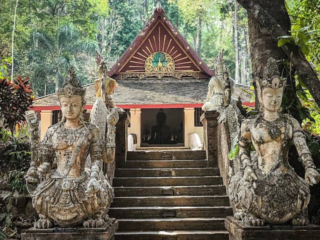 Wat Pha Lat - Image 1