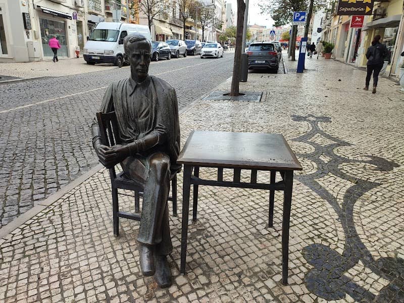 Estátua de António Aleixo - Image 1