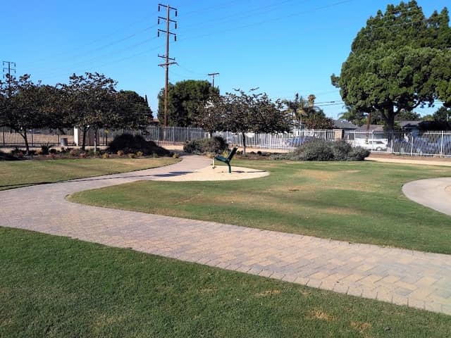 Salud Park - Image 1