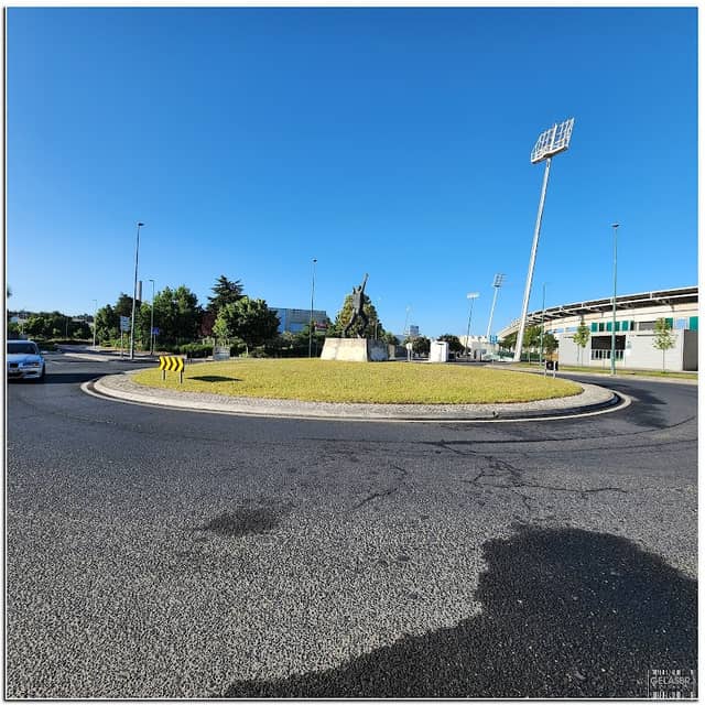 ROTUNDA DO ESTADIO MUNICIPAL DE RIO MAIOR - Image 1