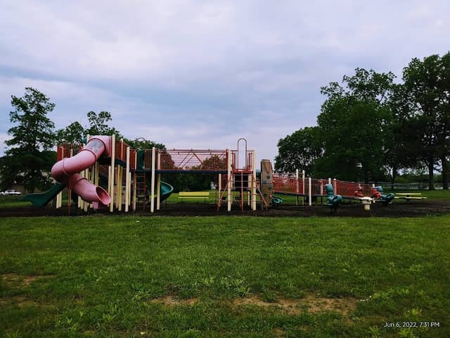 Deam Park - Image 1