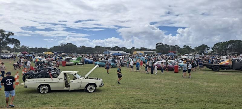 Vintage cars show - Image 3