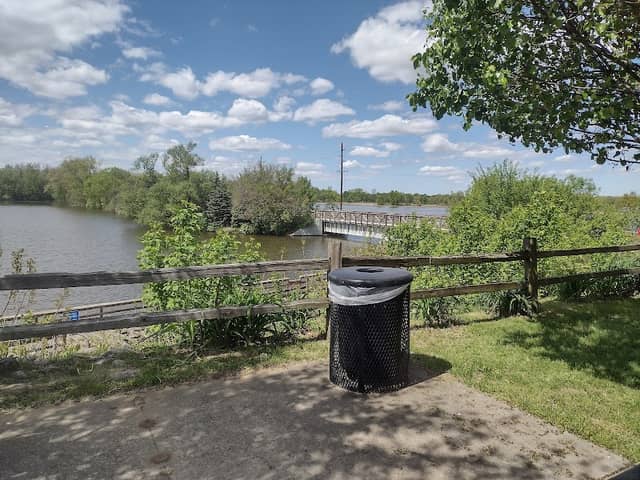 Veteran's Park - Image 1