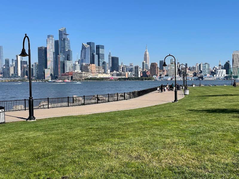 Maxwell Place Park - Image 4