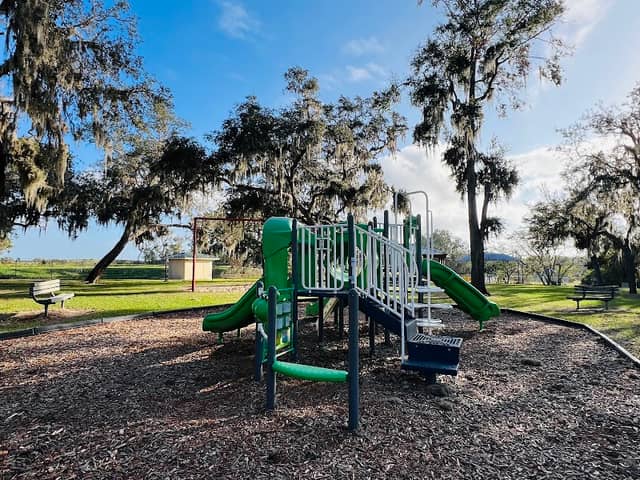 Fewox Memorial Park - Image 2