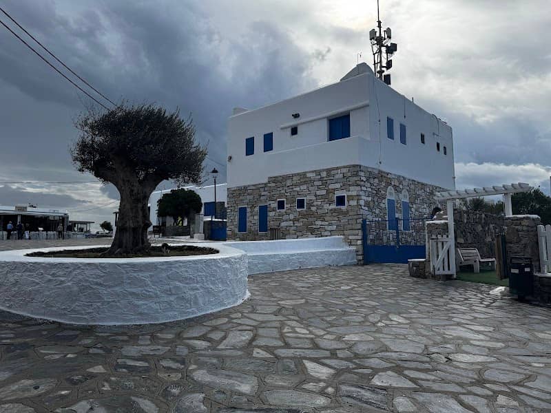 Πλατεία Άνω Μερας - Image 1