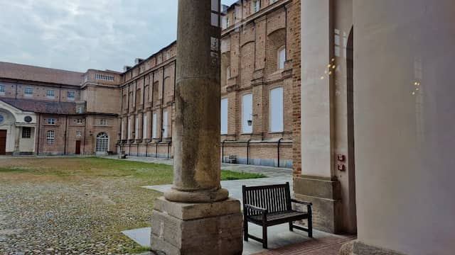 Cortile delle Carrozze - Image 2