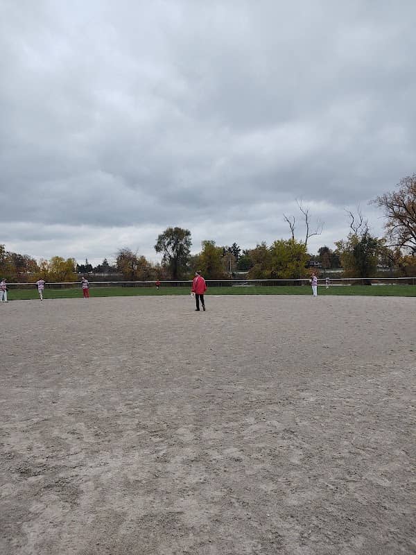 East Riverdowns Park - Image 2