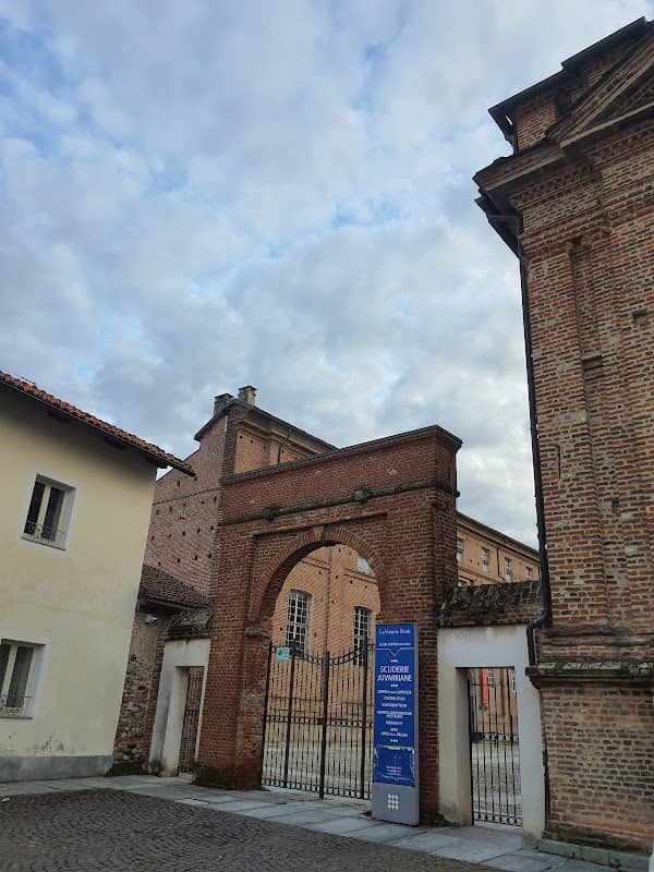 Cortile dell'Abbeveratoio - Image 2