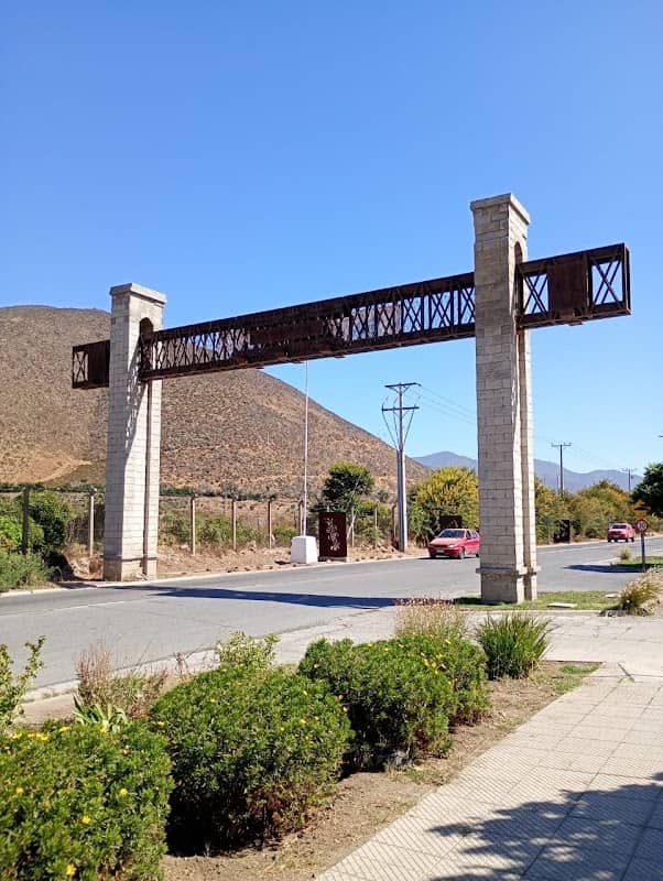 Plaza La Quintrala. - Image 2