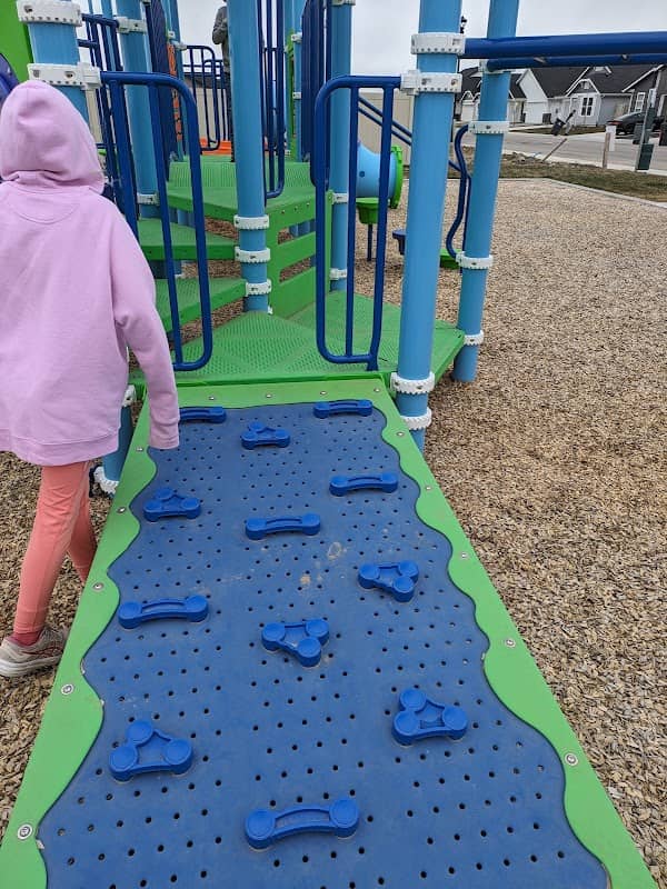 North Franklin Park - Image 1