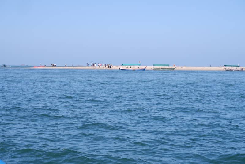 Moroba Rock island - Image 1