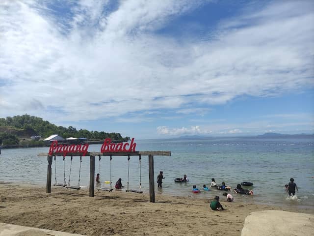 Payang Beach Lahad Datu - Image 1