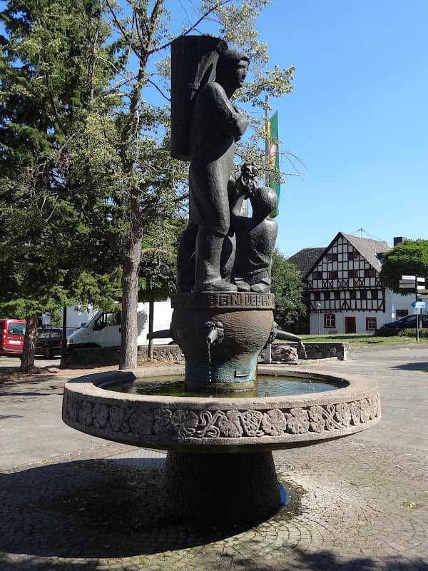 Weinbrunnen Leiwen - Image 1