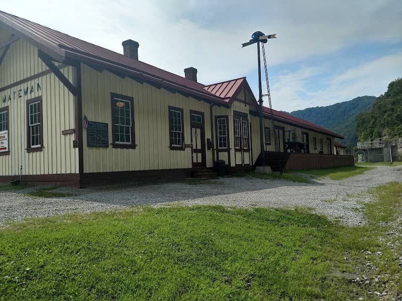 Matewan Depot Replica Welcome Center and Museum - Image 1