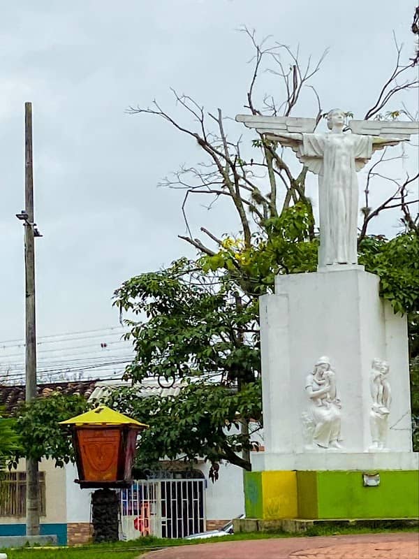 Monumento De La Madre - Image 1