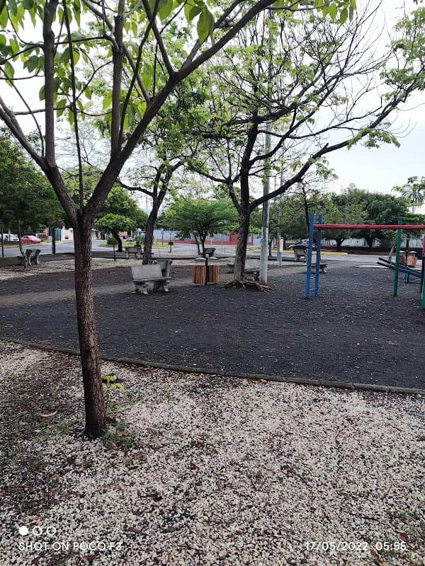 Parquecito Del Hospital - Image 1
