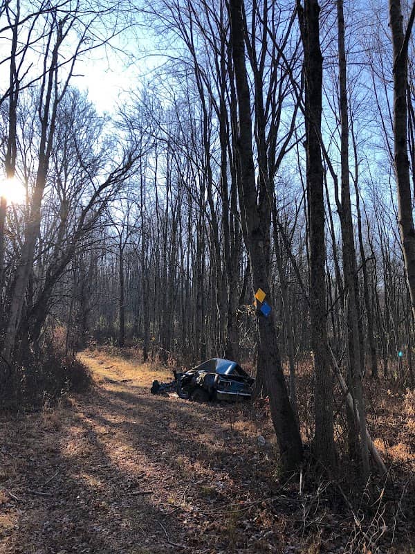 Shabbecong Mountain Preserve Trail Head - Image 1