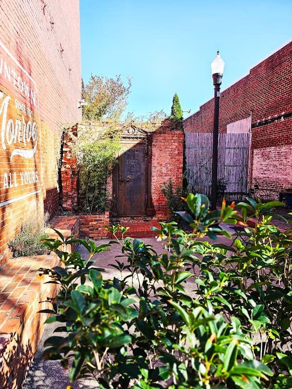 Downtown Pocket Park - Image 1