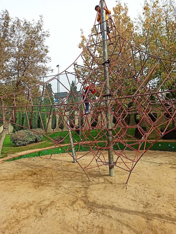 Atatürk Parkı - Image 2