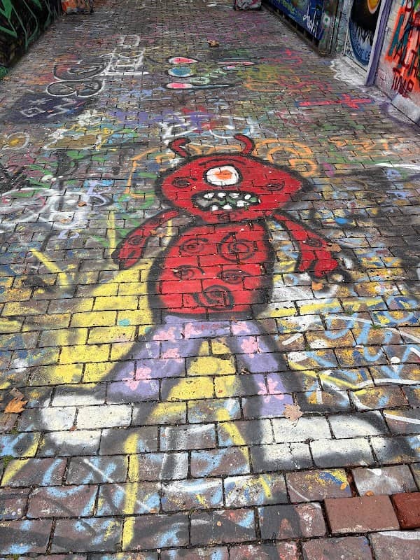 Graffiti Alley - Image 1