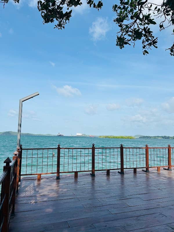 The Ocean Breeze Walkaway & View Point - Image 1