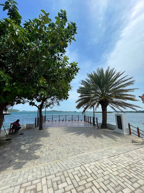 The Ocean Breeze Walkaway & View Point - Image 2