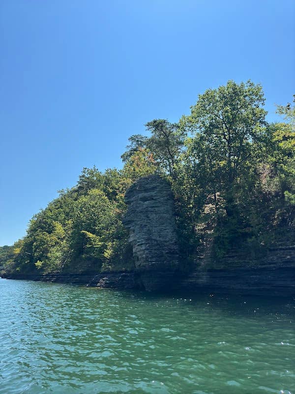Rock Formation in smith lake - Image 1