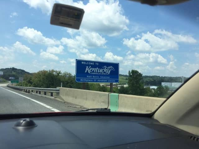 Kentucky Welcome Sign - Image 1