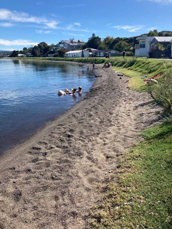 Hot Water Beach - Image 1