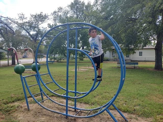 Oilton park - Image 1