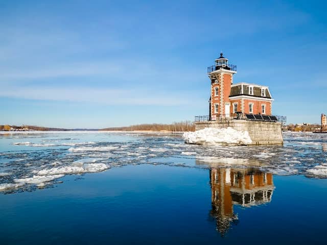 Hudson Athens Lighthouse - Image 3