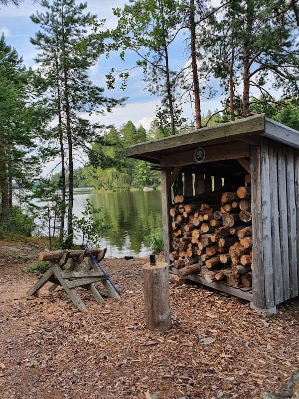 Iso Pirttisaaren retkeilysatama - Image 1
