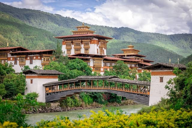 Punakha Dzong - Image 1
